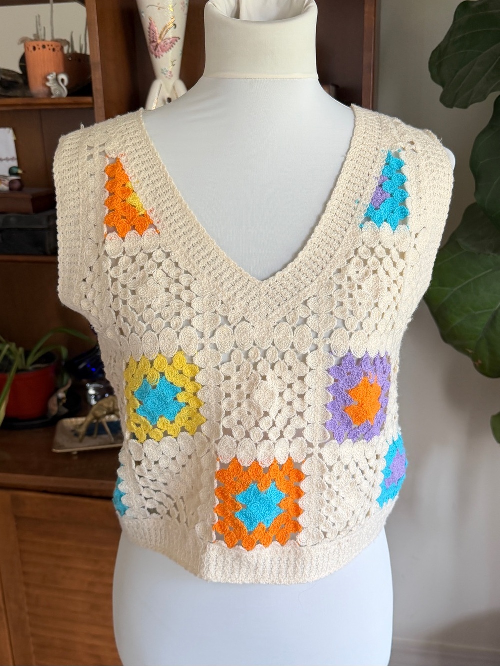 Rebellion Again Cream Crochet V-Neck Colorblock Granny Square Sweater Vest L